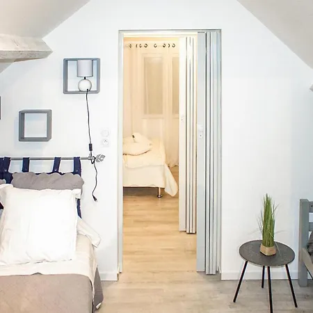 3 Bedroom Gorgeous In Saint-Sauveur-Lalande